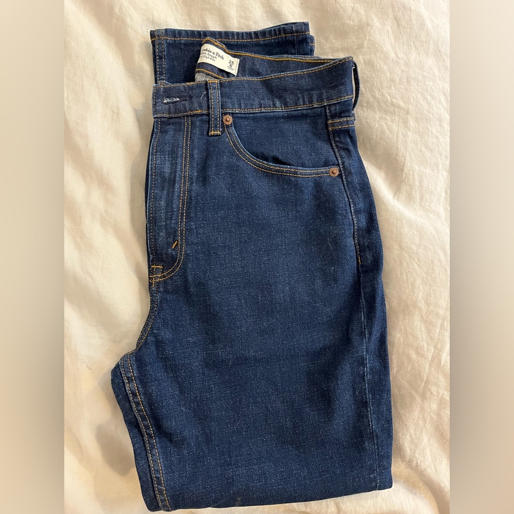 Abercrombie ankle straight ultra high rise size 28